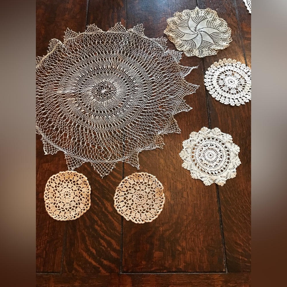 6 assorted vintage lace rounds